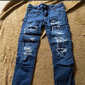 American eagle jeans for sale , super cheap and barely worn 🤍 message me